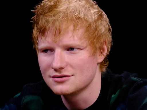 Ninguém quer competir contra Drake, Adele ou Taylor Swift, diz Ed Sheeran