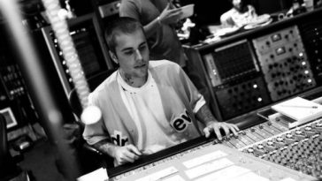 Álbum novo? Justin Bieber incita fãs com foto