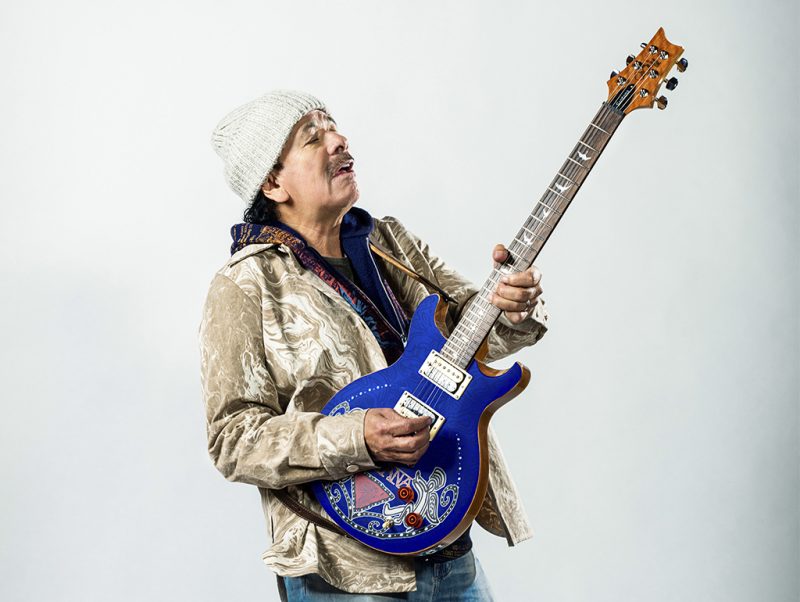 Carlos Santana assina com a BMG
