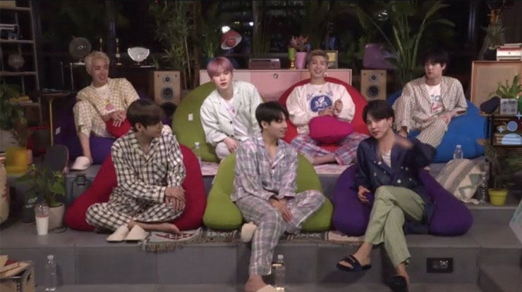 Jungkook, do BTS, esgota mais um pijama após live com fãs