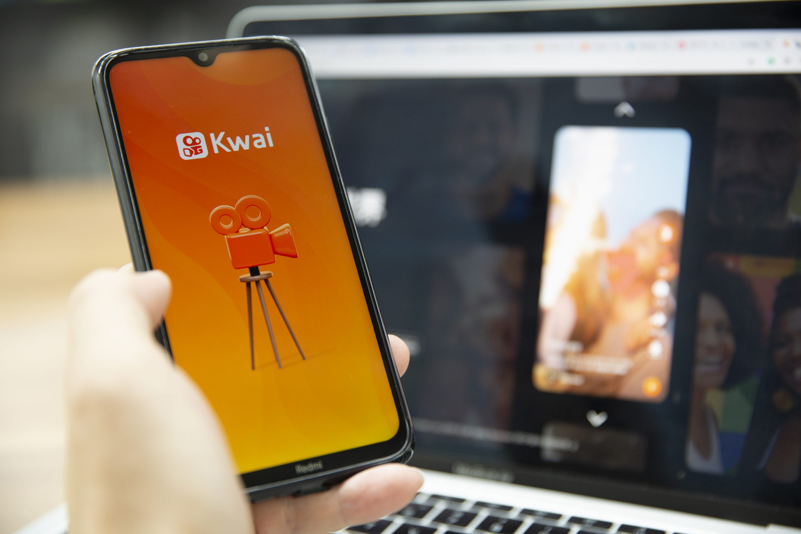Criadores de conteúdo do Kwai poderão receber 'mimo' de até R$ 1 mil por  dia de seguidores