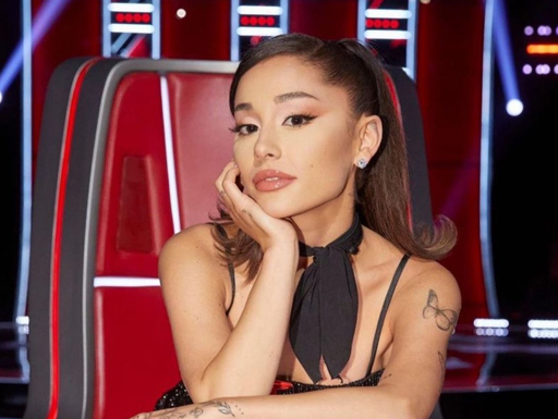Apresentador do The Voice USA entrega "podre" sobre Ariana Grande