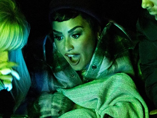 Demi Lovato detalha contato com alienígenas