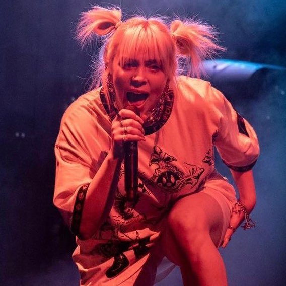 Show de Billie EIlish em festival é aclamado pela crítica