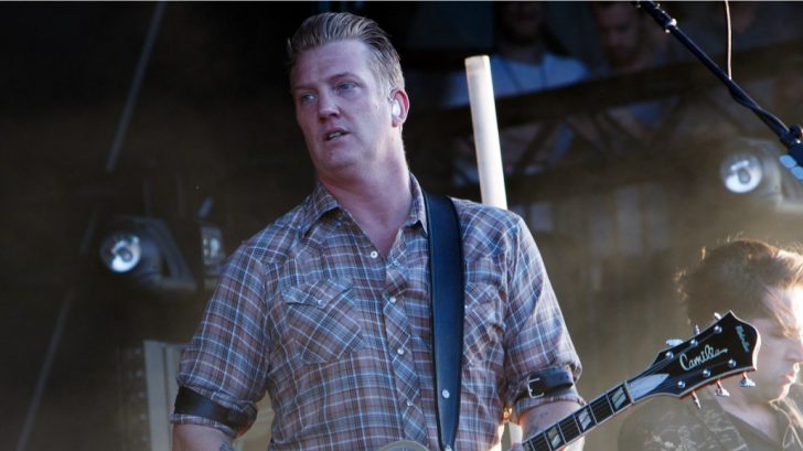 Filha De Josh Homme Consegue Ordem De Restrição Contra O Líder Do Qotsa Popline 1286