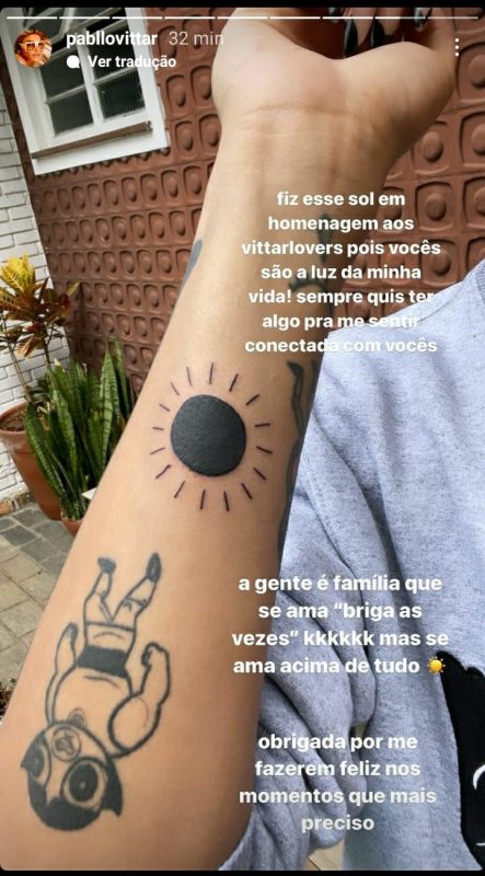 Pabllo Vittar faz tatuagem em homenagem aos fãs