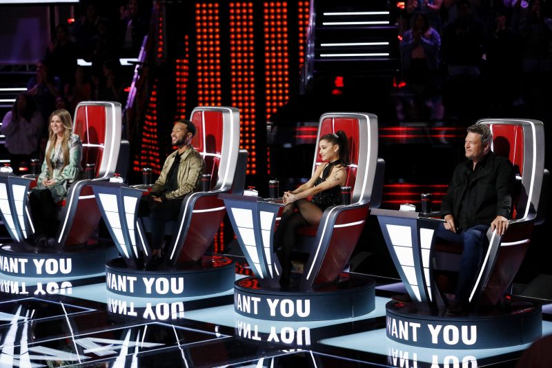 Ariana Grande vira a cadeira em primeira audição às cegas do The Voice USA
