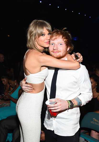 Ed Sheeran conta para qual artista ligaria em situação difícil