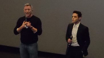 Daniel Craig e Rami Malek surpreendem público de 007 em sala de cinema
