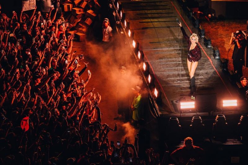 Miley Cyrus libera show incrível com covers de Pixies e Janis Joplin -  POPline