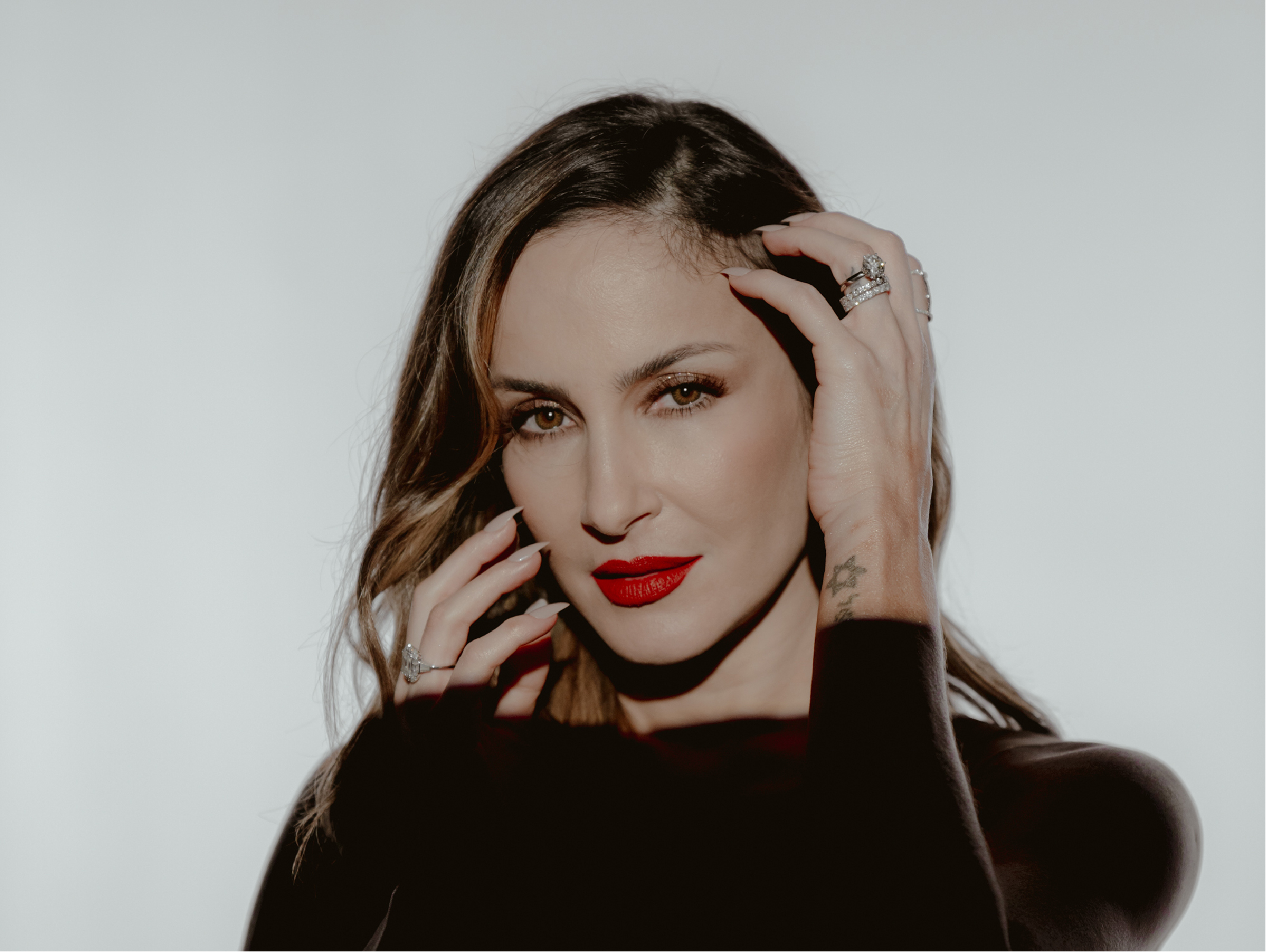 Claudia Leitte participa de live em prol do Outubro Rosa da Cacau Show