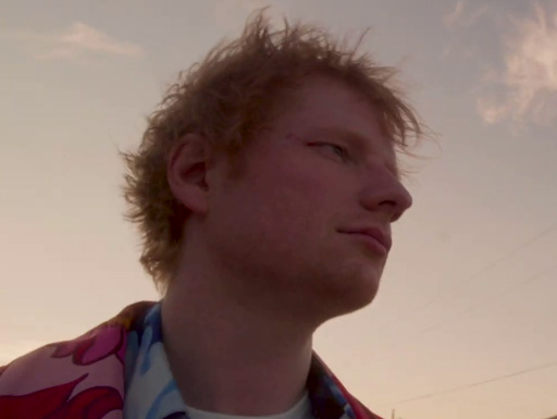 "Overpass Graffiti": Ed Sheeran lança o terceiro clipe da era "="
