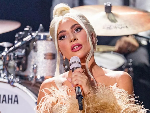 Equipe da Lady Gaga rebate boatos: ela ama o Brasil e quer fazer show