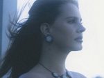Lana Del Rey é aclamada pela mídia especializada pelo novo álbum "Blue Banisters"
