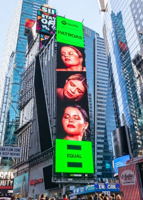 Marília Mendonça e Maiara & Maraisa são destaque na Times Square 