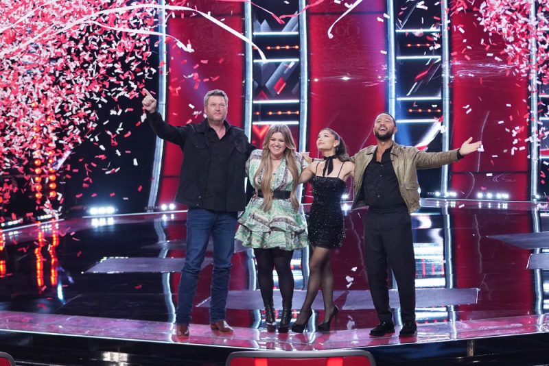 The Voice USA: Trio conquista Ariana Grande ao cantar "No Tears Left to Cry"