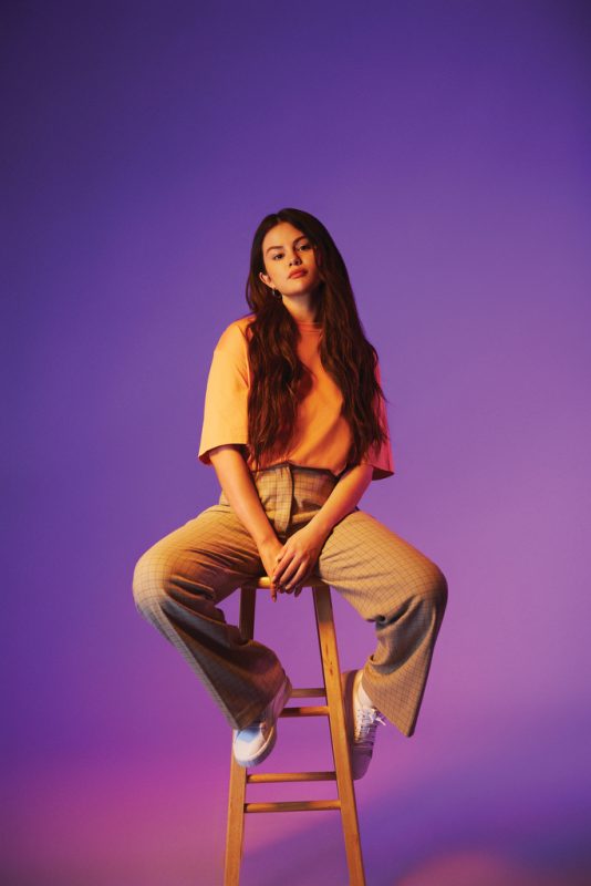 Selena Gomez: "Não estou ciente do que está acontecendo na cultura pop"