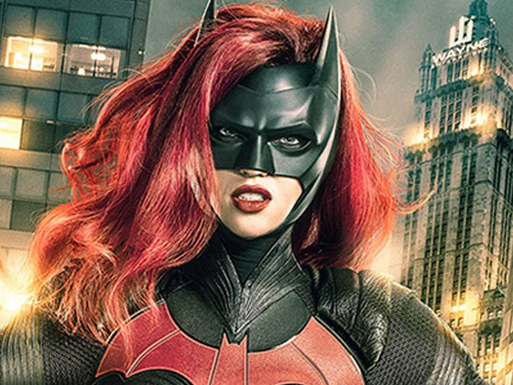 Batwoman: Ruby Rose denuncia morte de dublês no set
