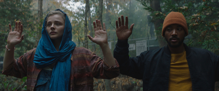 Novo filme de Chloë Moretz tem primeiras imagens liberadas - POPline