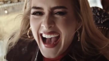 Adele mostra erros de gravação do clipe "Easy On Me"