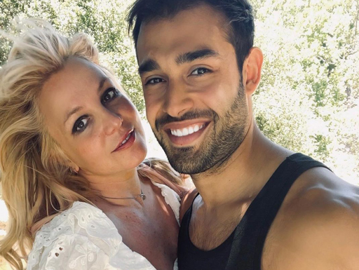 Britney Spears quer se casar e ter filhos com Sam Asghari, mas a justiça ainda impede