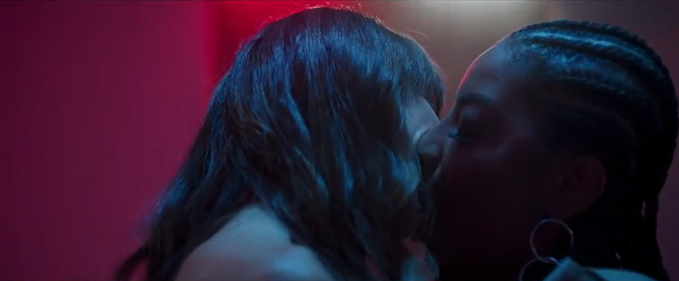 Ludmilla e Thaila Ayla dão beijão no filme Moscow