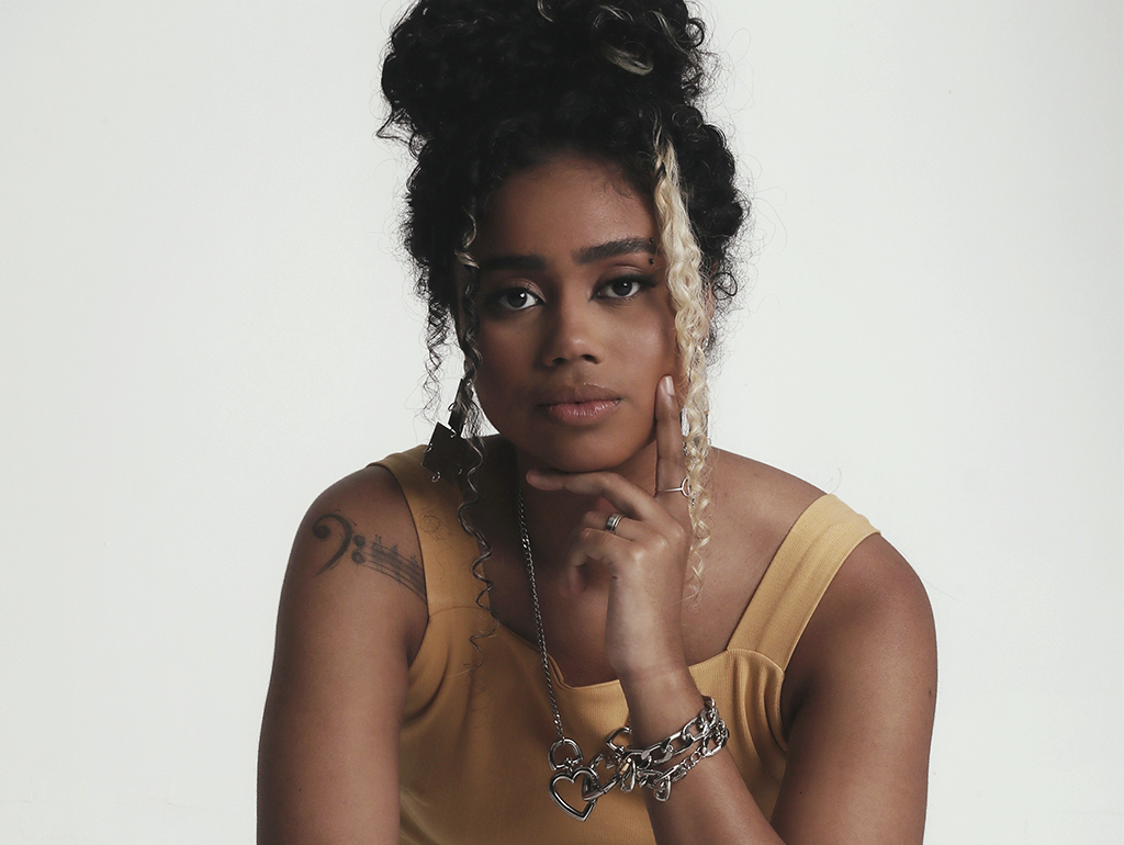 Quem é Melly, cantora e compositora revelação do R&B nacional? - POPline