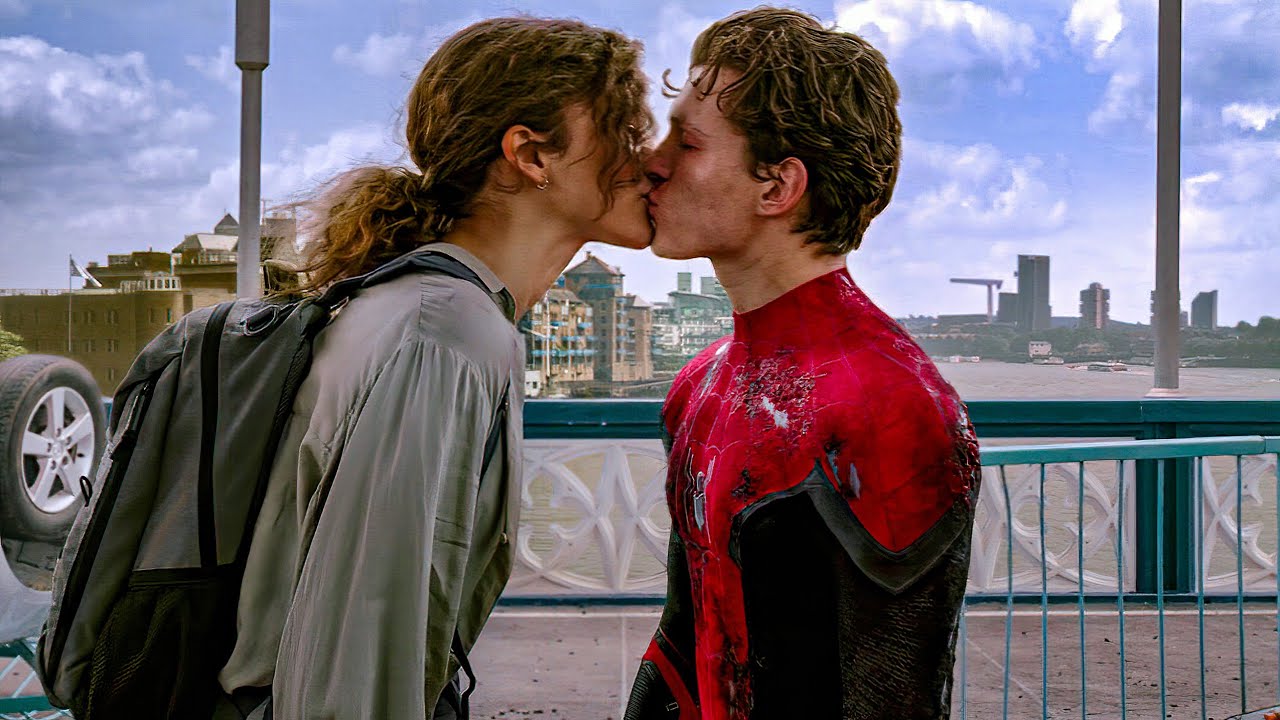 "Ninguém quer ver Peter Parker fazendo sexo", diz Tom Holland