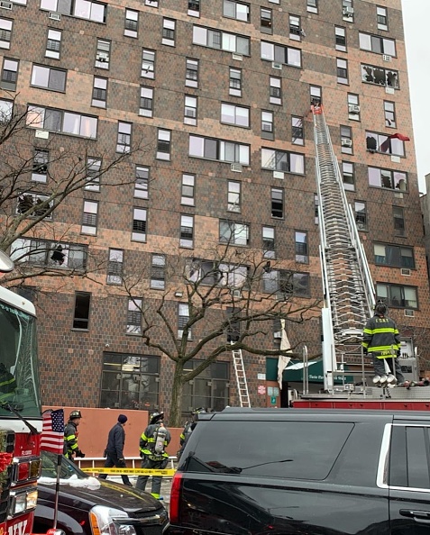Cardi B pagará por funerais de vítimas de incêndio no Bronx