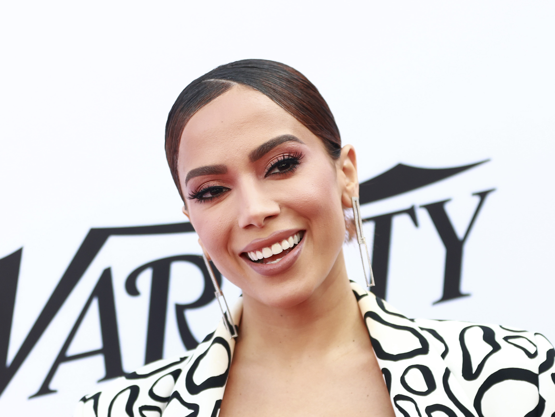 Editora Sony Music Publishing e Anitta firmam contrato global