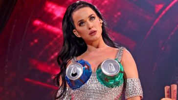 Katy Perry divulga vídeo profissional de "When I'm Gone" e "Walking On Air" em Las Vegas
