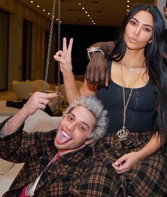 Kanye West espalha rumores de que atual namorado de Kim Kardashian tem AIDS, diz TMZ