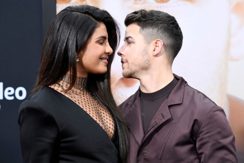 Nick Jonas e Priyanka Chopra ganham o 1º filho por barriga de aluguel