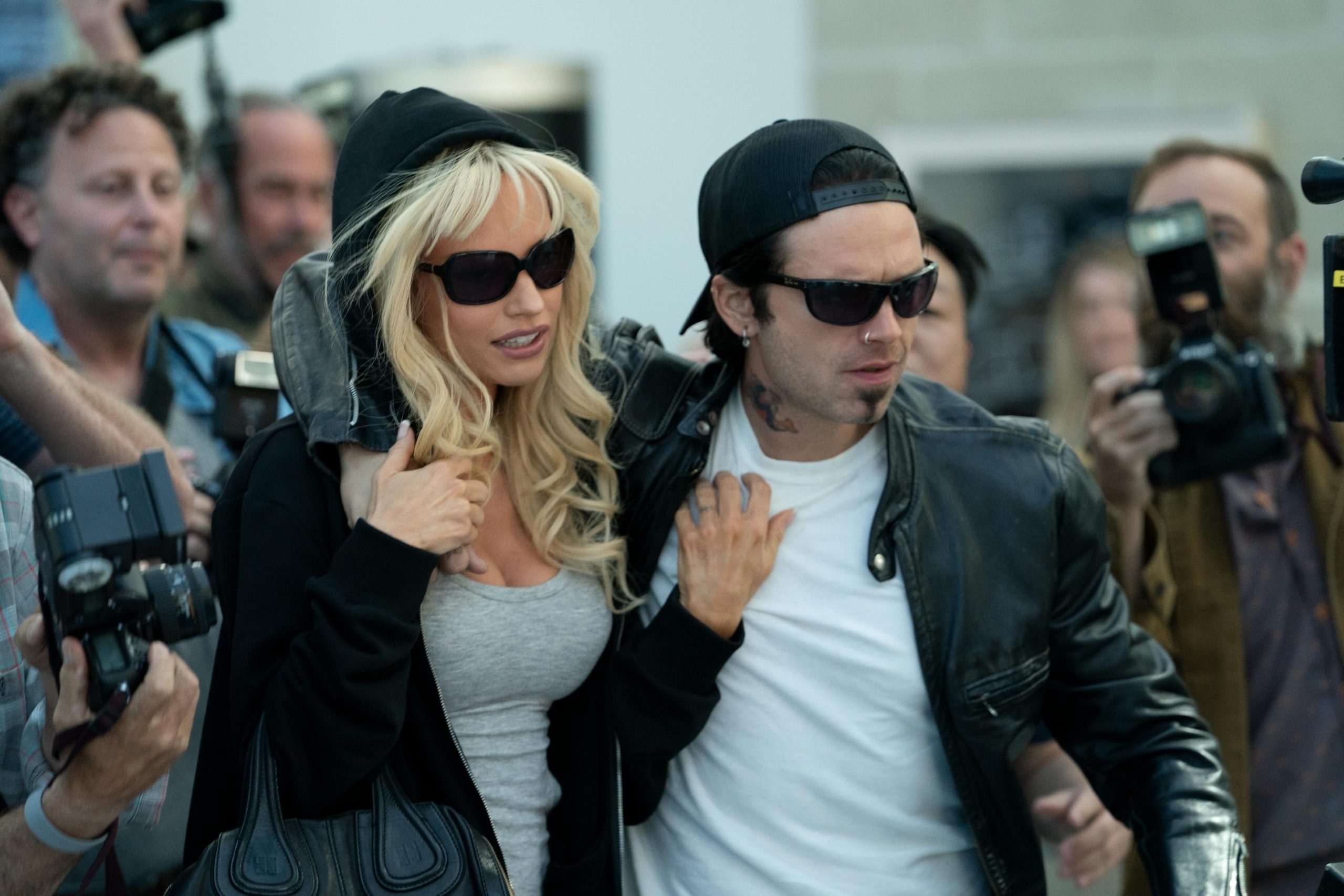 "Pam & Tommy": 3 curiosidades sobre Pamela Anderson e Tommy Lee presentes na série