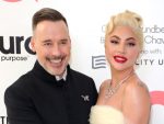Oscar 2022: Lady Gaga prestigia festa de Elton John antes da premiação