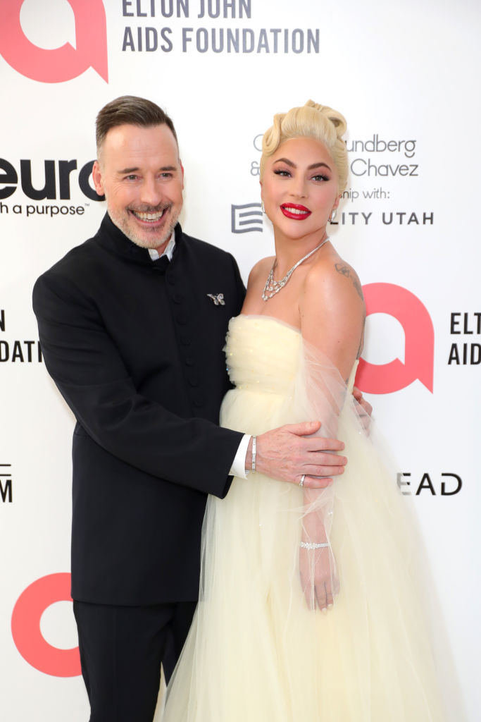 Oscar 2022: Lady Gaga prestigia festa de Elton John antes da premiação 