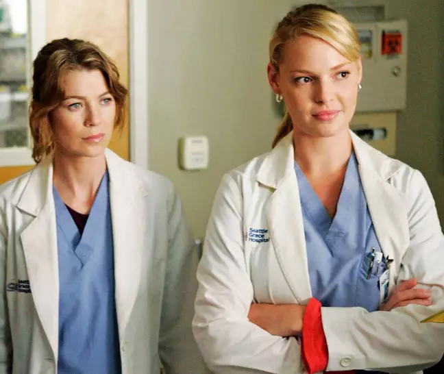 Ellen Pompeo diz que Katherine Heigl estava certa o tempo todo sobre "Grey's Anatomy"