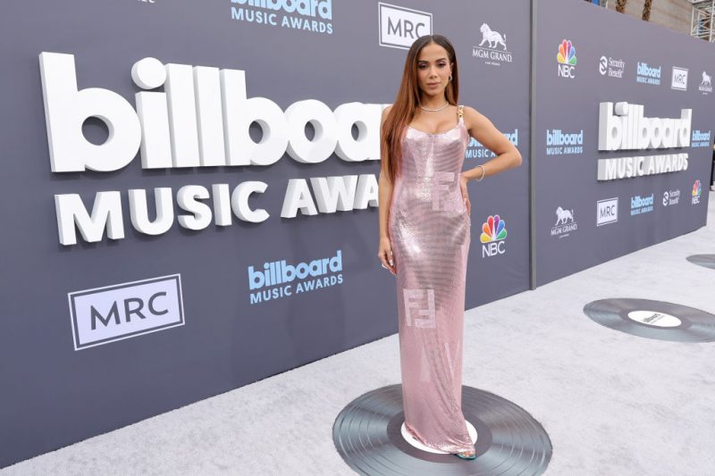 Fotos: Anitta arrasa no red carpet do Billboard Music Awards