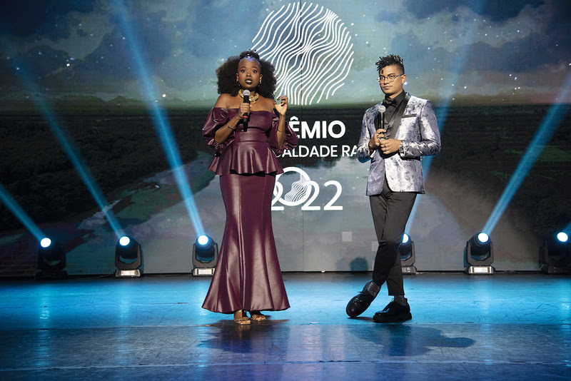 Luciana Génot e Tom Mendes apresentam o Prêmio Sim à Igualdade Racial de 2022