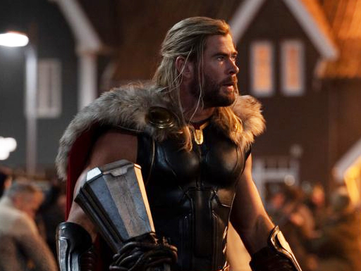 Divulgada foto de Chris Hemsworth em “Thor: Amor e Trovão”! - POPline