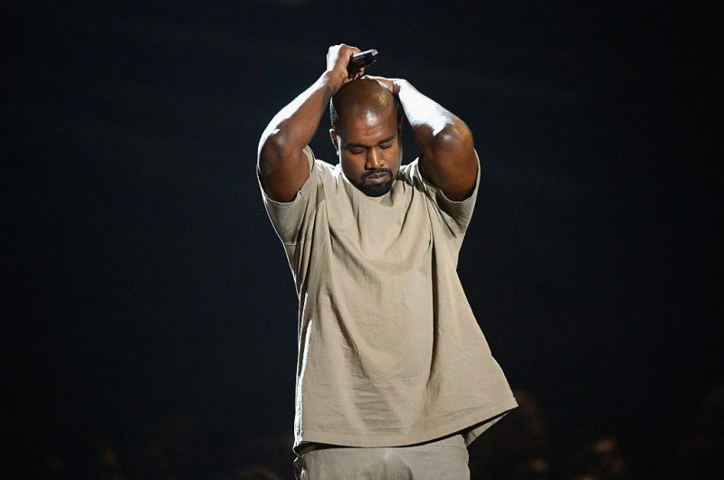 Kanye West está sendo processado por conta do "Donda 2"
