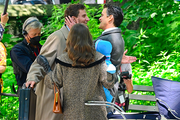 Bradley Cooper e Matt Bomer gravam beijo no Central Park