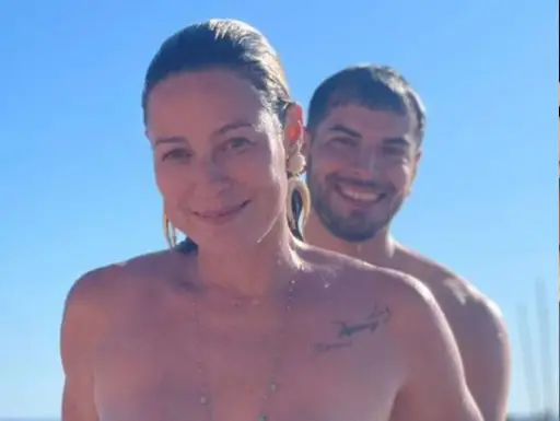 Luana Piovani faz topless com namorado em praia de Ibiza; veja