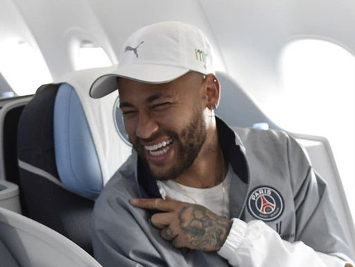 Avião de Neymar Jr. pousa em Porto Alegre; saiba mais sobre a