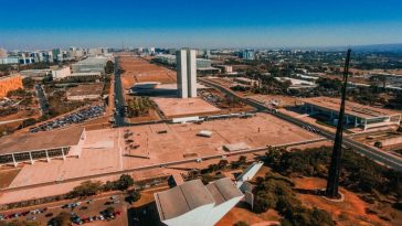 Foto panorâmica da Esplanada dos Ministérios em Brasília, a primeira cidade do Brasil a receber a tecnologia 5G