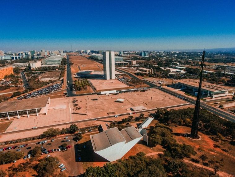 Foto panorâmica da Esplanada dos Ministérios em Brasília, a primeira cidade do Brasil a receber a tecnologia 5G