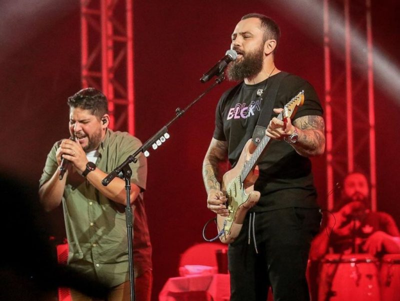 Exclusivo: Jorge & Mateus promovem Listening Party com fãs no Twitter para lançamento de “É Simples Assim”