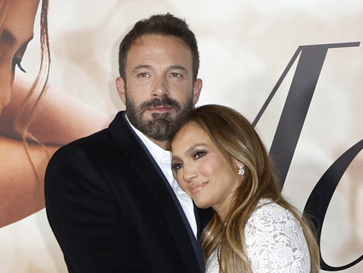 Jennifer Lopez e Ben Affleck se casam em segredo, diz site