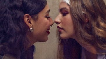 "Rebelde" volta com cena de sexo entre Andi e Emília
