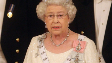 Certidão de óbito revela causa da morte de rainha Elizabeth II